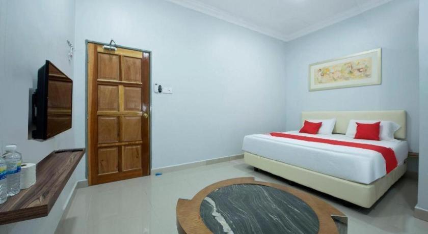 Oyo 90234 Sungai Rengit City Resort 2 Kampung Sungai Rengit Exterior foto