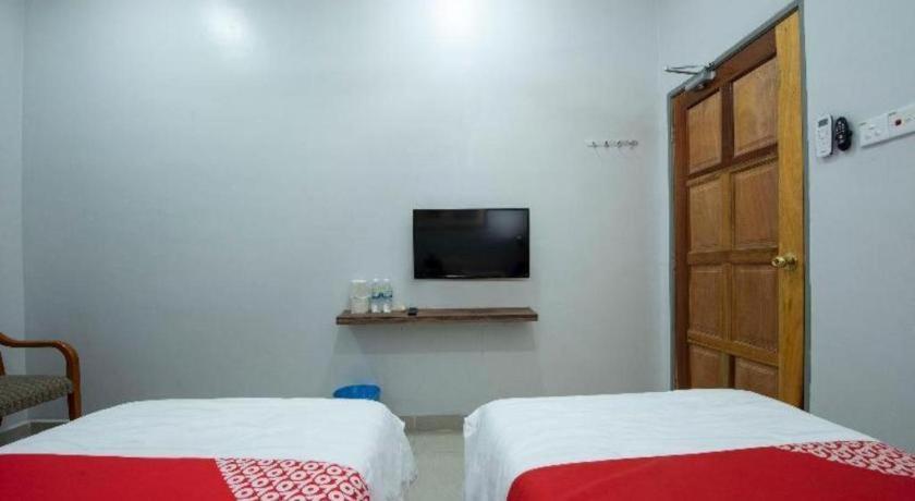Oyo 90234 Sungai Rengit City Resort 2 Kampung Sungai Rengit Exterior foto